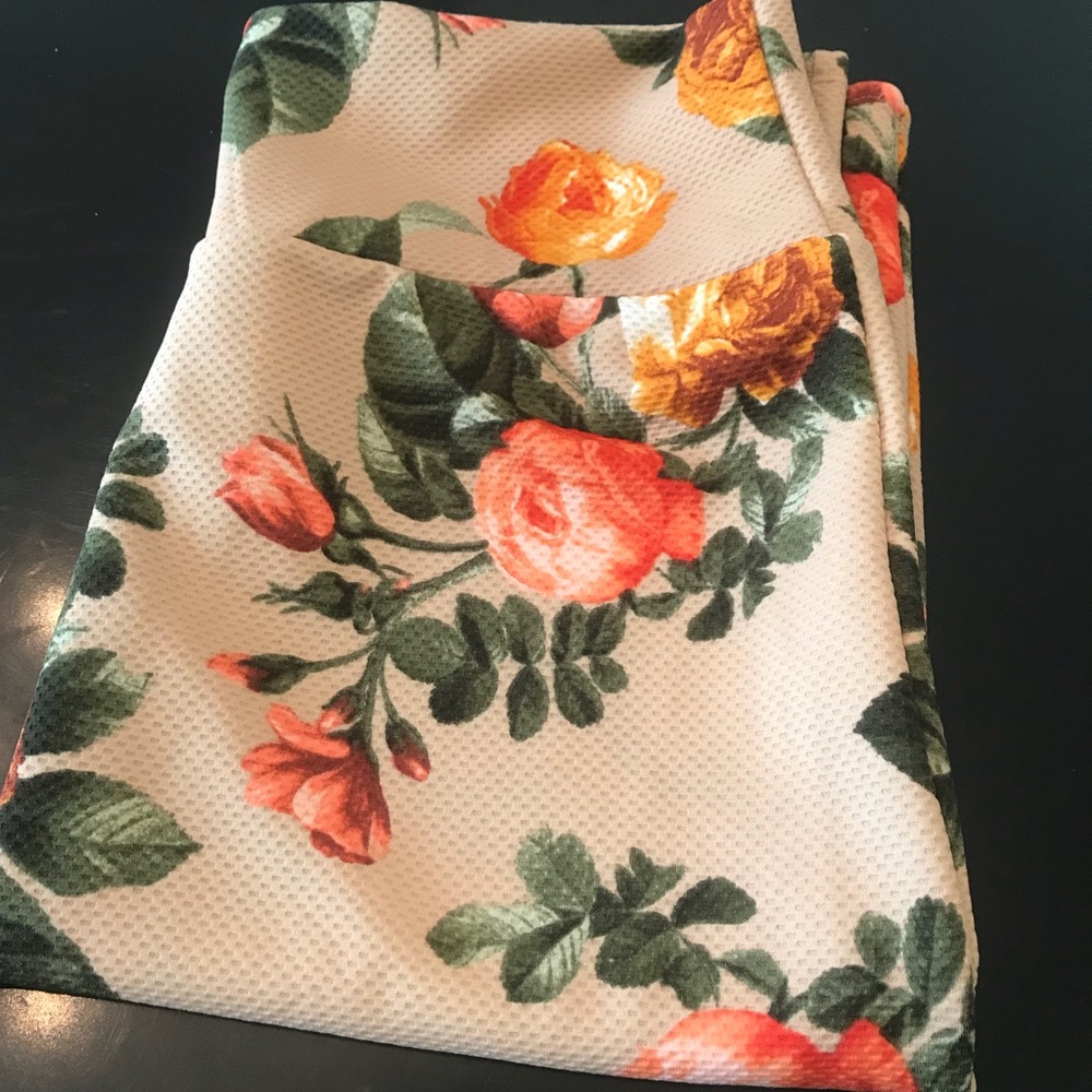 Vintage LuLaRoe Floral Rose Cassie - Unicorn 🦄